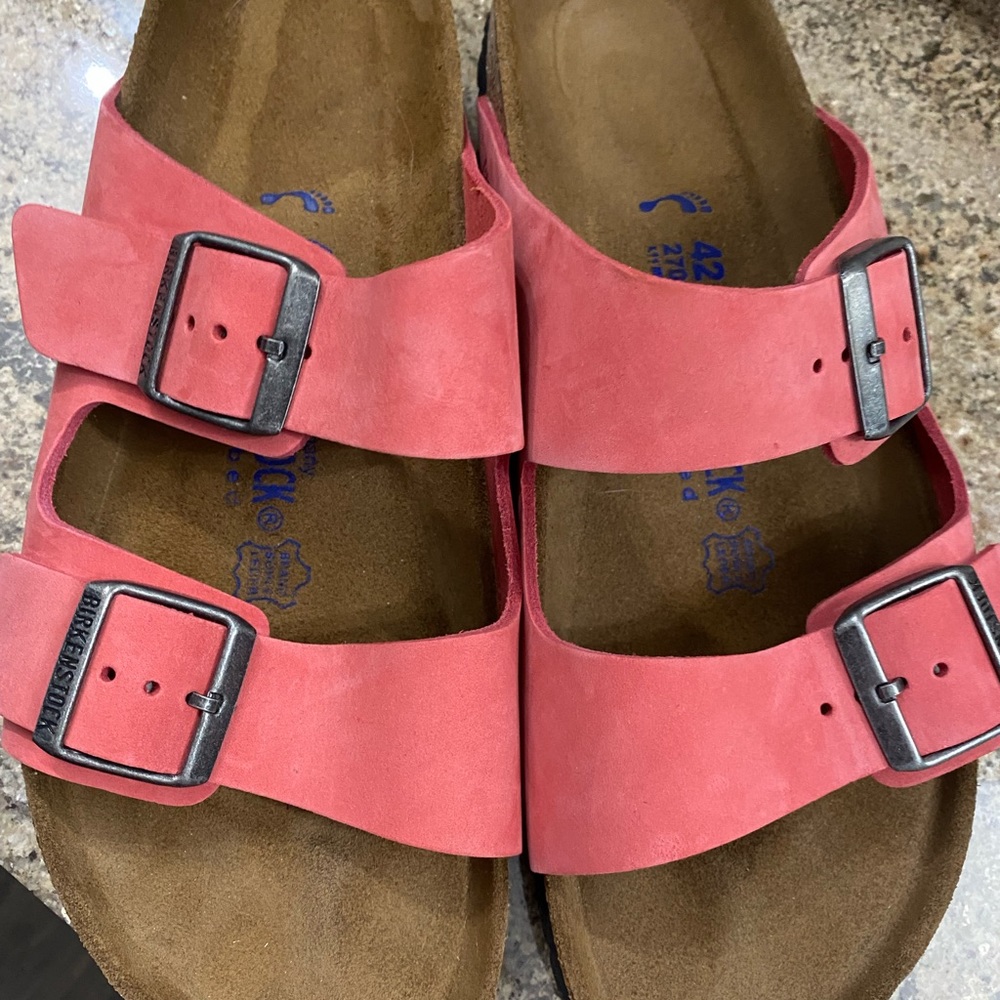 Womens softbed Birkenstocks. 42N. Exc cond. worn 1x for 2 hrs.Reddish pink color